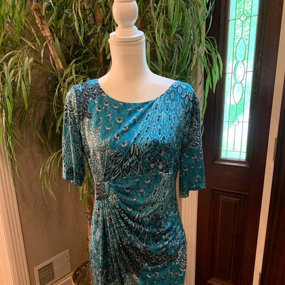 Dresses & Skirts - Flattering, blue/green dress.